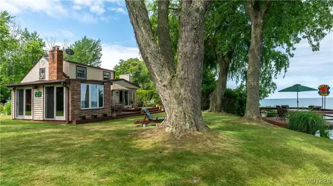 1759 Lake Rd, Porter, NY 14174