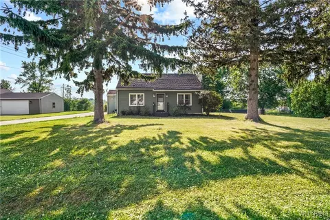 4034 Burke Pkwy, Buffalo, NY 14219