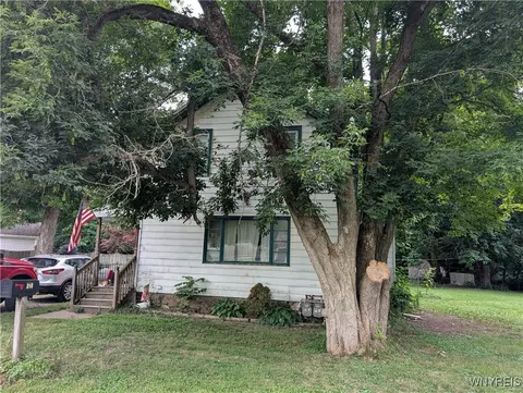 218 Sargent Rd, Bennington, NY 14037