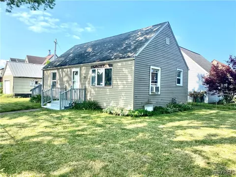 93 Jackson Ave, Lackawanna, NY 14218