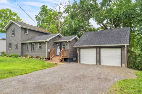 737 W Falls Rd, Aurora, NY 14170