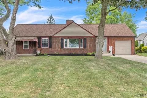 4420 Barton Rd, Clarence, NY 14031