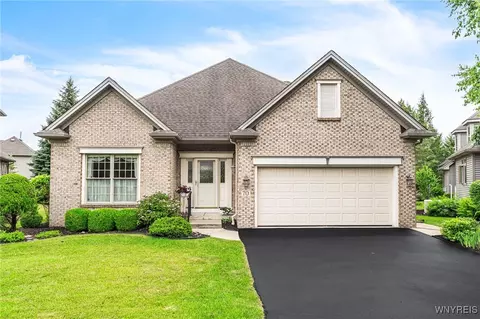 70 Haverford Ln, Amherst, NY 14221
