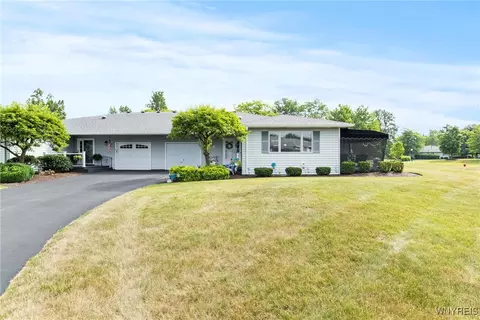 5861 Goodrich Rd #6C, Clarence Center, NY 14032