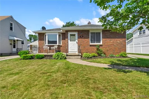 7 Deborah Ln, Cheektowaga, NY 14225