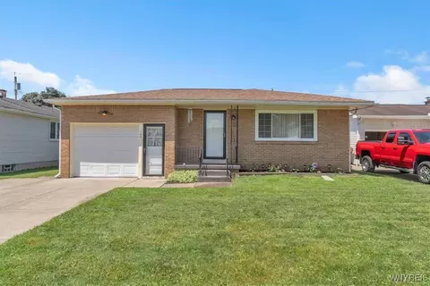 190 Gary Ln, Cheektowaga, NY 14227