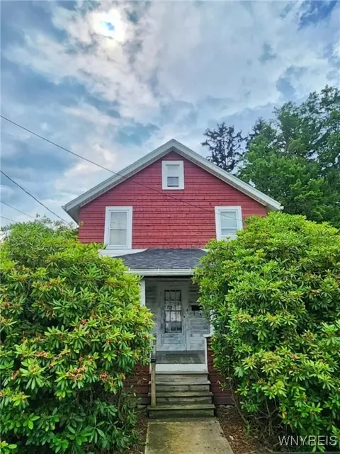 24 Jackson Ave, Salamanca, NY 14779