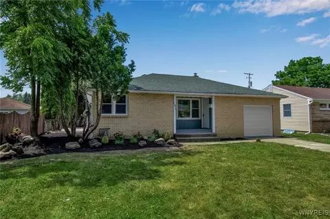 101 Kurtz Ave, Lancaster, NY 14086
