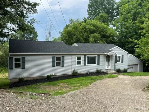 90 Water St, Carroll, NY 14738