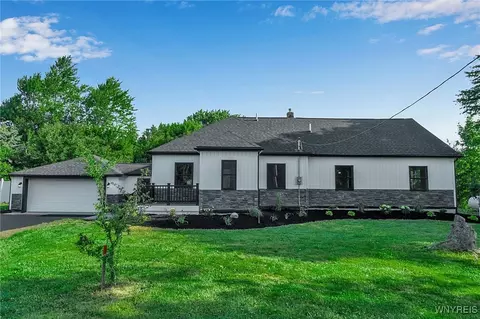 4221 Upper Mountain Rd, Cambria, NY 14132
