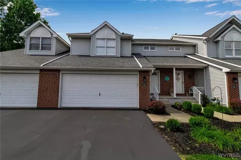 5468 Village Station Cir, Buffalo, NY 14221