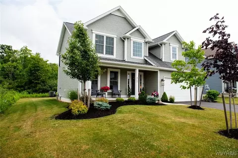4745 Carlyes Ct, Hamburg, NY 14075