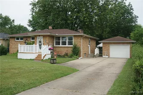 230 N Harvest St, Amherst, NY 14221