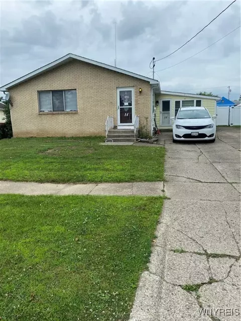 14 Princess Ln, West Seneca, NY 14224