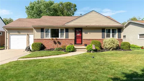 169 Darwin Dr, Depew, NY 14043