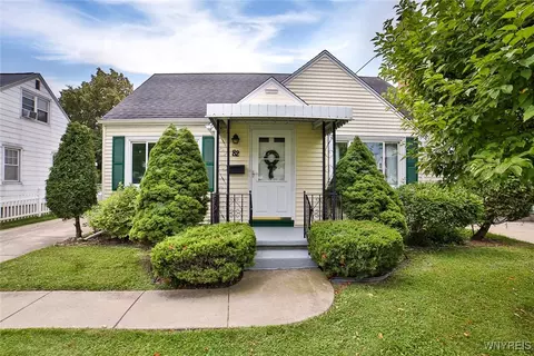 82 Canterbury Ln, Buffalo, NY 14217