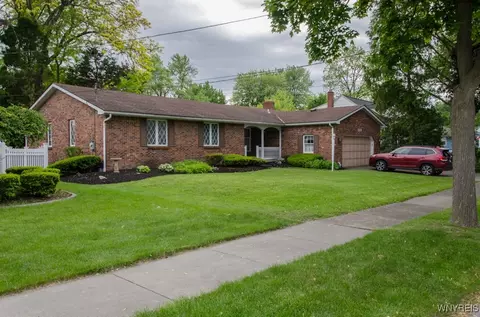 573 Locust St, North Tonawanda, NY 14120