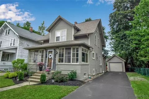 211 Pleasant Ave, Hamburg, NY 14075
