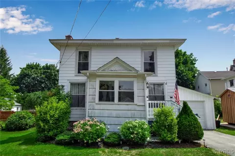 4 S Hartland St, Royalton, NY 14105