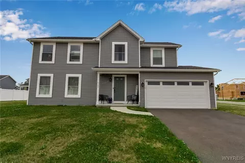 80 Greenspring Ct, West Seneca, NY 14224