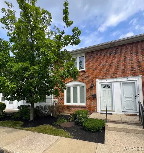 5 The Courtyards, Amherst, NY 14221
