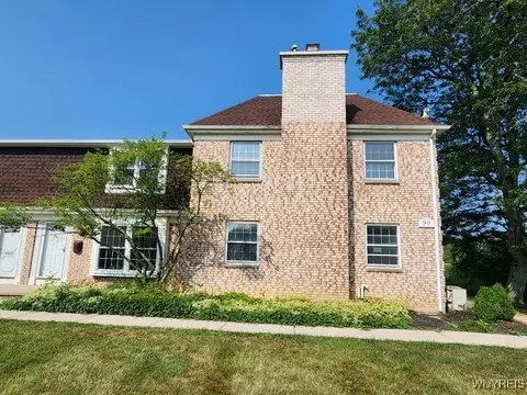 90 Carriage Dr #8, Orchard Park, NY 14127