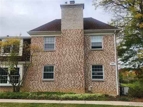 90 Carriage Dr #8, Orchard Park, NY 14127