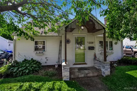 306 Barnsdale Ave, West Seneca, NY 14224