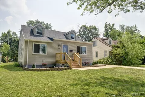 3455 Wallace Dr, Grand Island, NY 14072