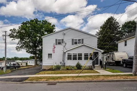 15 Indianola Ave, Newstead, NY 14001