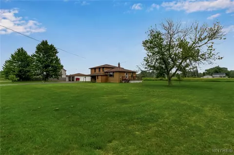 Exterior - 6393 Aiken Rd, Pendleton, NY 14094 photo 9 of 11