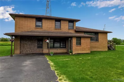 6393 Aiken Rd, Pendleton, NY 14094