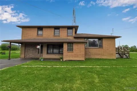 Exterior - 6393 Aiken Rd, Pendleton, NY 14094 photo 3 of 11