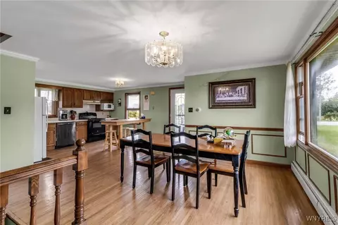 Dining - 6393 Aiken Rd, Pendleton, NY 14094 photo 3 of 5