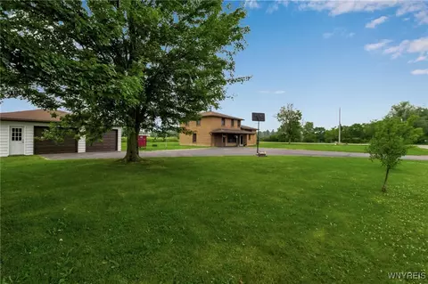 Exterior - 6393 Aiken Rd, Pendleton, NY 14094 photo 4 of 11