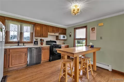 Kitchen - 6393 Aiken Rd, Pendleton, NY 14094 photo 2 of 3