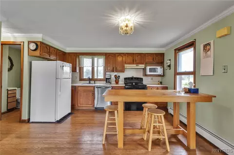 Kitchen - 6393 Aiken Rd, Pendleton, NY 14094 photo 3 of 3