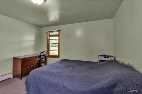 Bedroom - 6393 Aiken Rd, Pendleton, NY 14094 photo 7 of 7