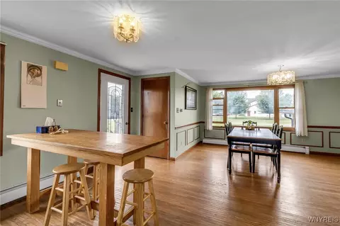 Dining - 6393 Aiken Rd, Pendleton, NY 14094 photo 1 of 5