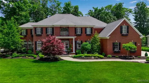 5123 Rockledge Dr, Clarence, NY 14031