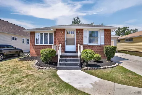 126 Leonore Rd, Amherst, NY 14226