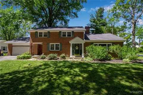 269 Woodland Dr, Orchard Park, NY 14127
