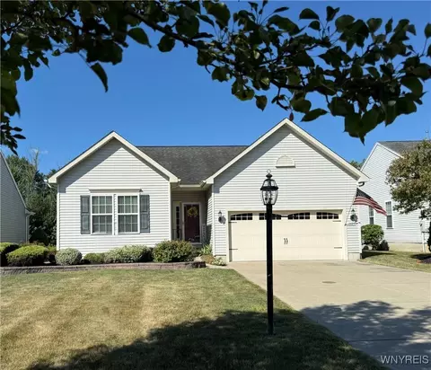 7024 Lakeside Dr, Wheatfield, NY 14304