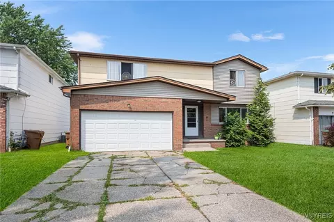 81 Sebring Dr, Depew, NY 14043