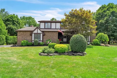 4619 Pine Manor Dr, Clarence, NY 14031