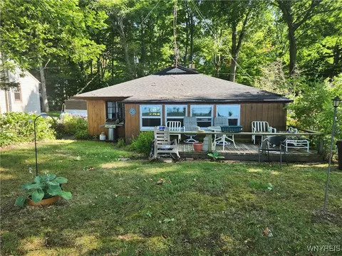 5335 W Lake Rd, Burt, NY 14028