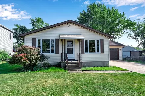 1762 Whitehaven Rd, Grand Island, NY 14072