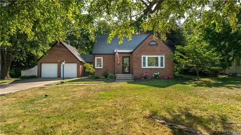 59 S Lincoln Ave, Orchard Park, NY 14127