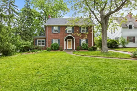 30 Amherstdale Rd, Amherst, NY 14226