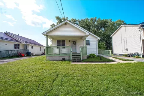 61 Holbrook St, Lackawanna, NY 14218
